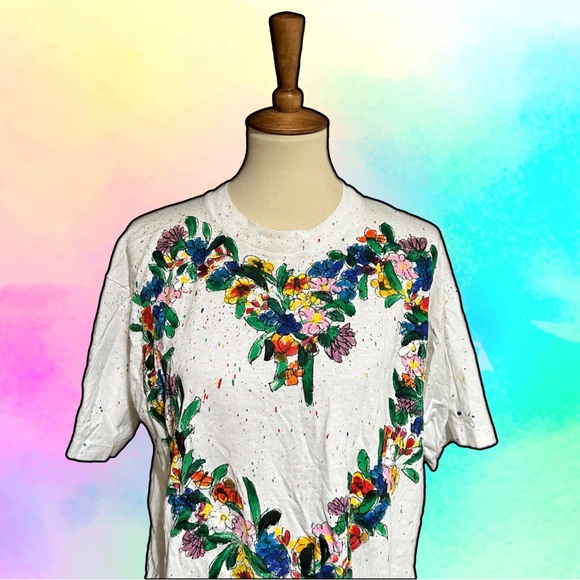 🌈 Amazing Floral Vintage Heart Shirt - Picture 3 of 5